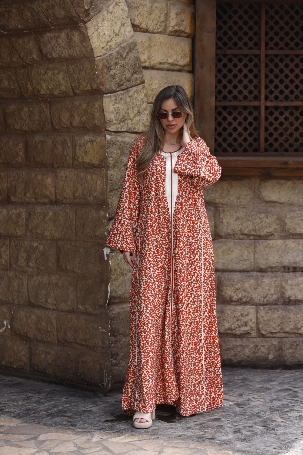 H31 جلابية من القطن المصري وبتطريز من القيطان الحريري