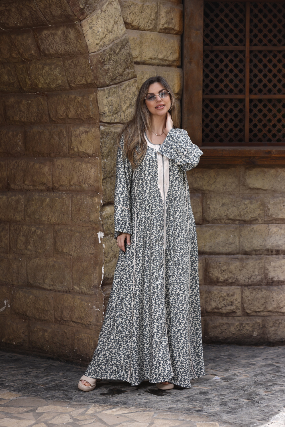 H31 جلابية من القطن المصري وبتطريز من القيطان الحريري