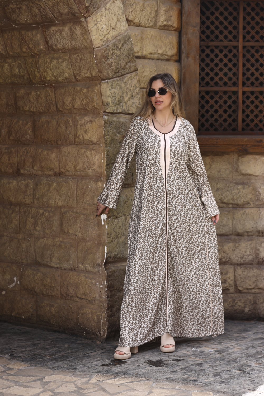 H31 جلابية من القطن المصري وبتطريز من القيطان الحريري