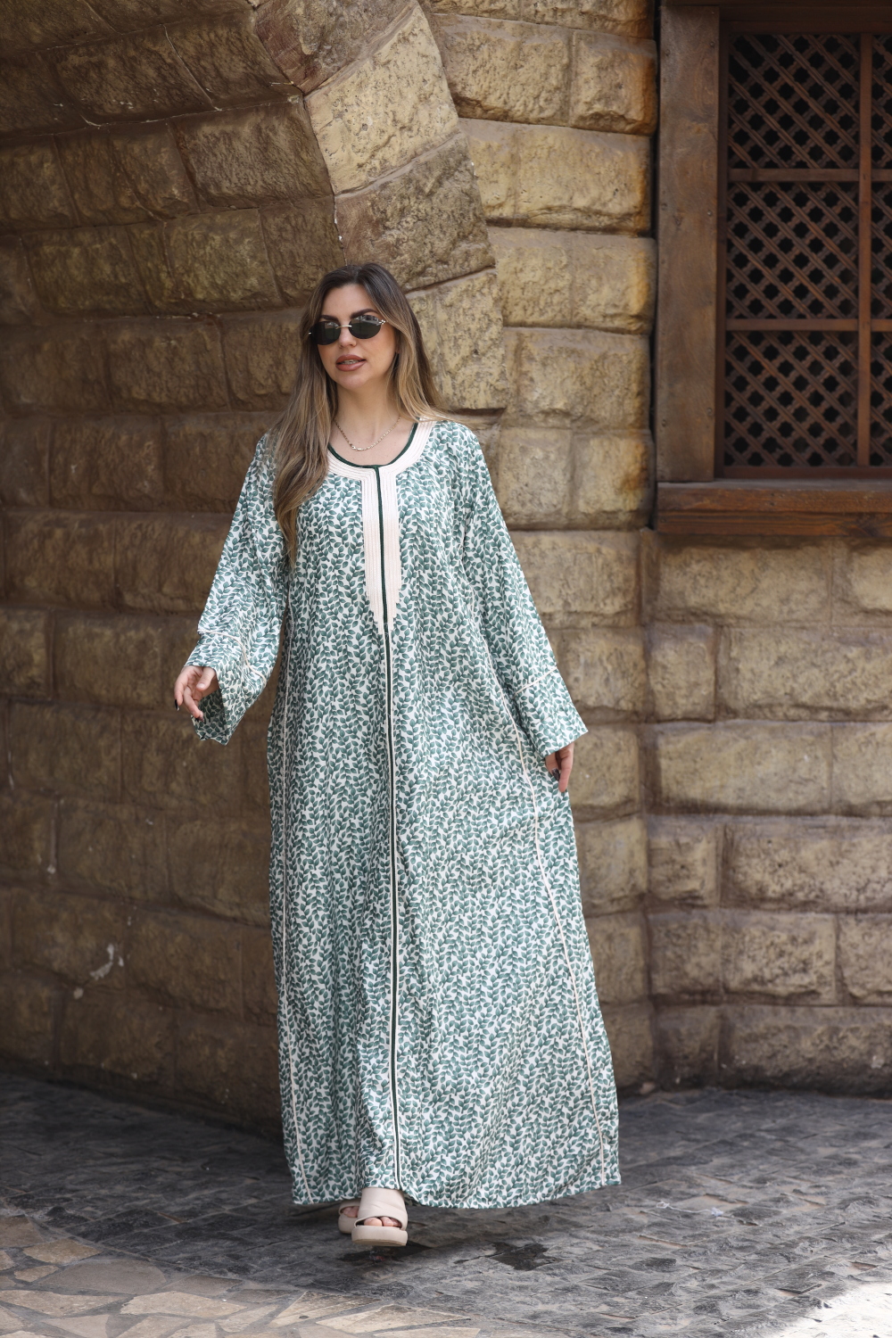 H31 جلابية من القطن المصري وبتطريز من القيطان الحريري